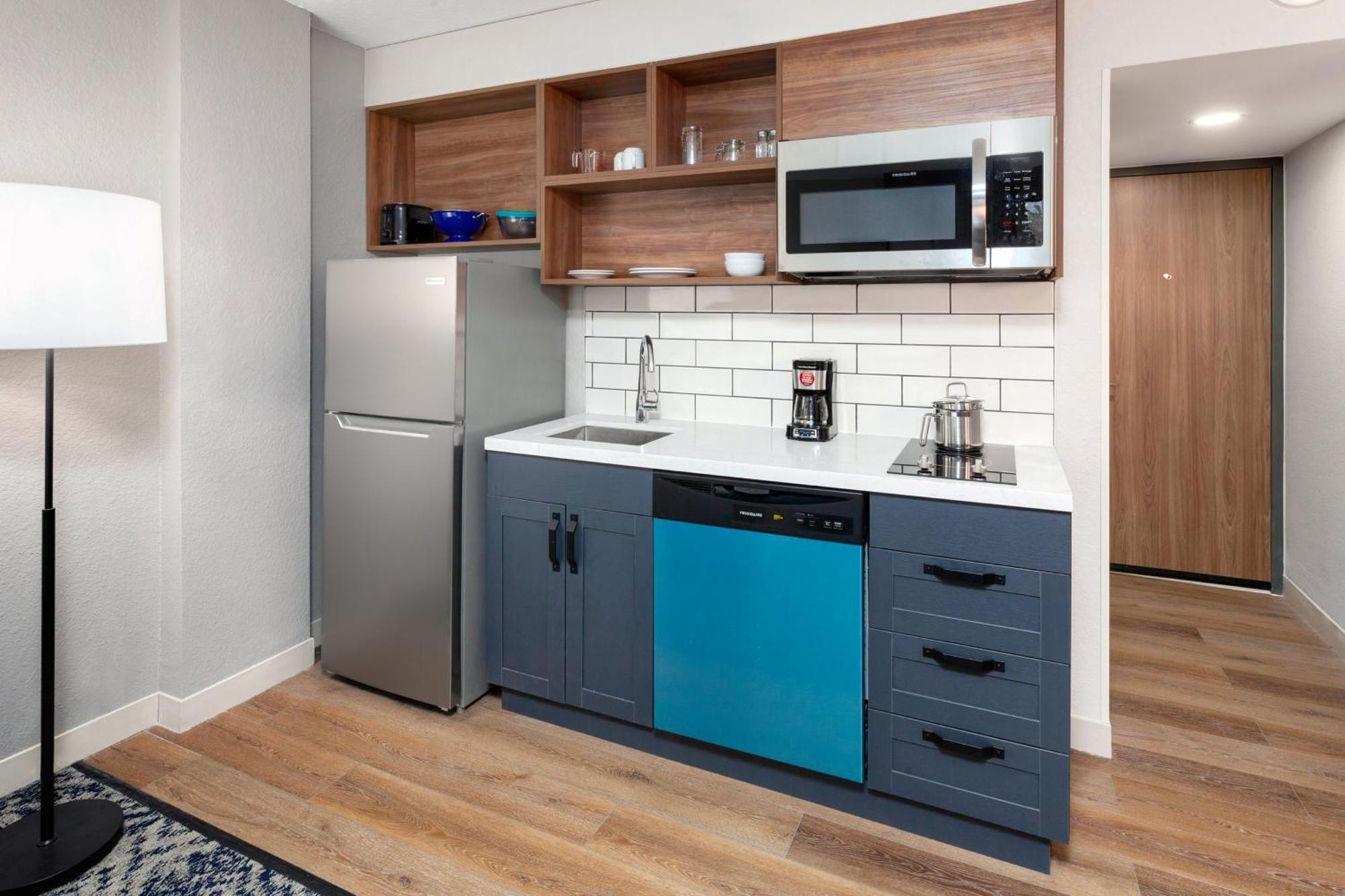 Candlewood Suites Columbus North, An Ihg Hotel エクステリア 写真