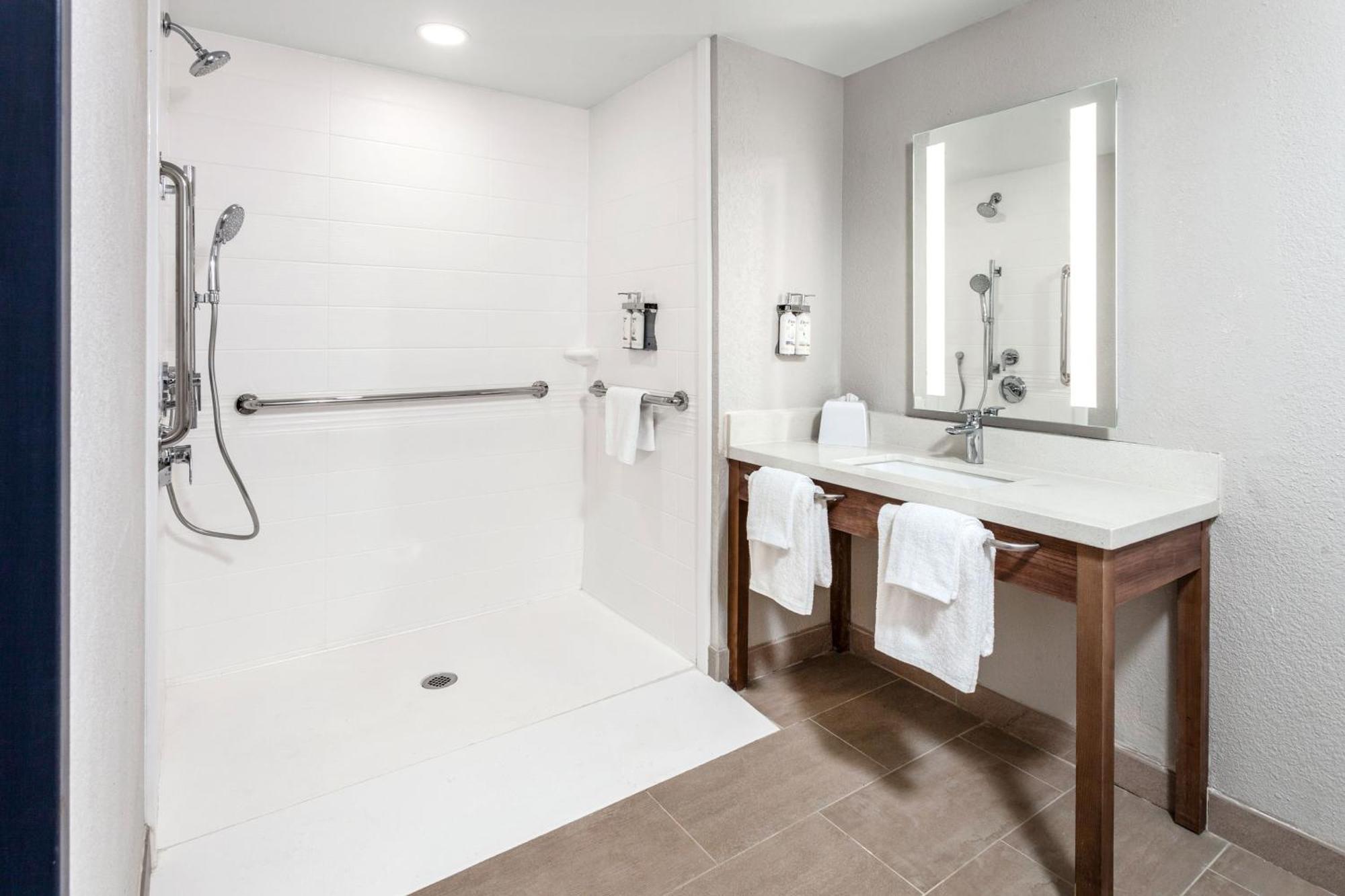 Candlewood Suites Columbus North, An Ihg Hotel エクステリア 写真