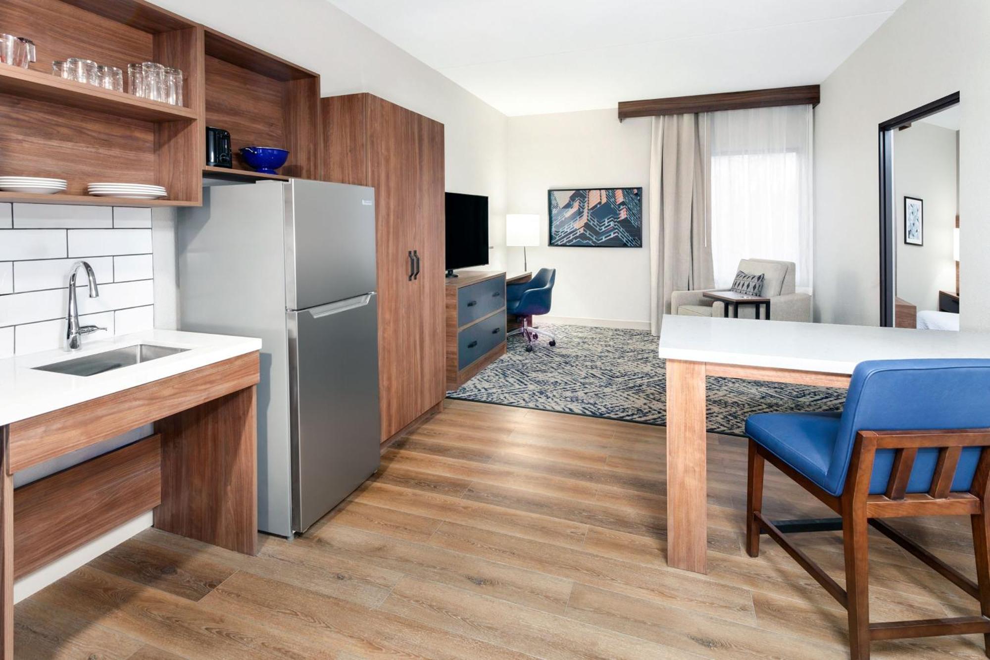Candlewood Suites Columbus North, An Ihg Hotel エクステリア 写真